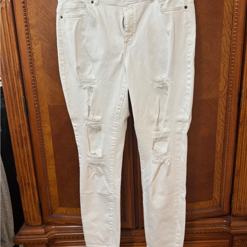 New York & Company White Distressed Women’s Jeans Size 14
